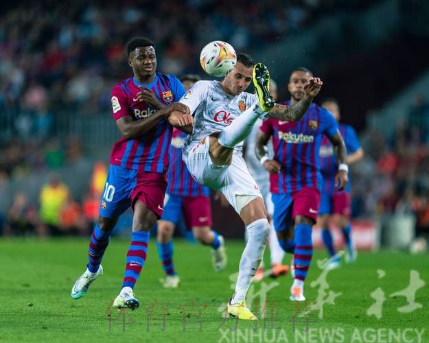 布斯克茨:要针对皇马缺点 他们不会有太多控球 布斯克茨:要针对皇马缺点 他们不会有太多控球